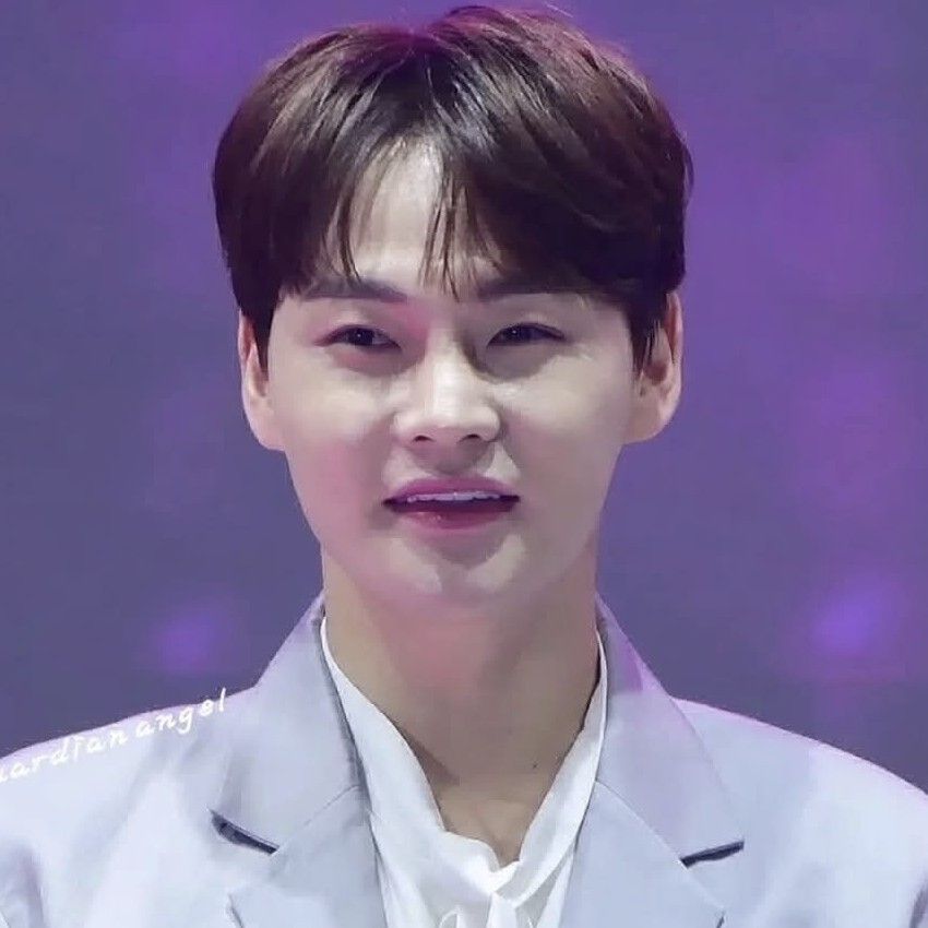 朴瑞镇的最新照片