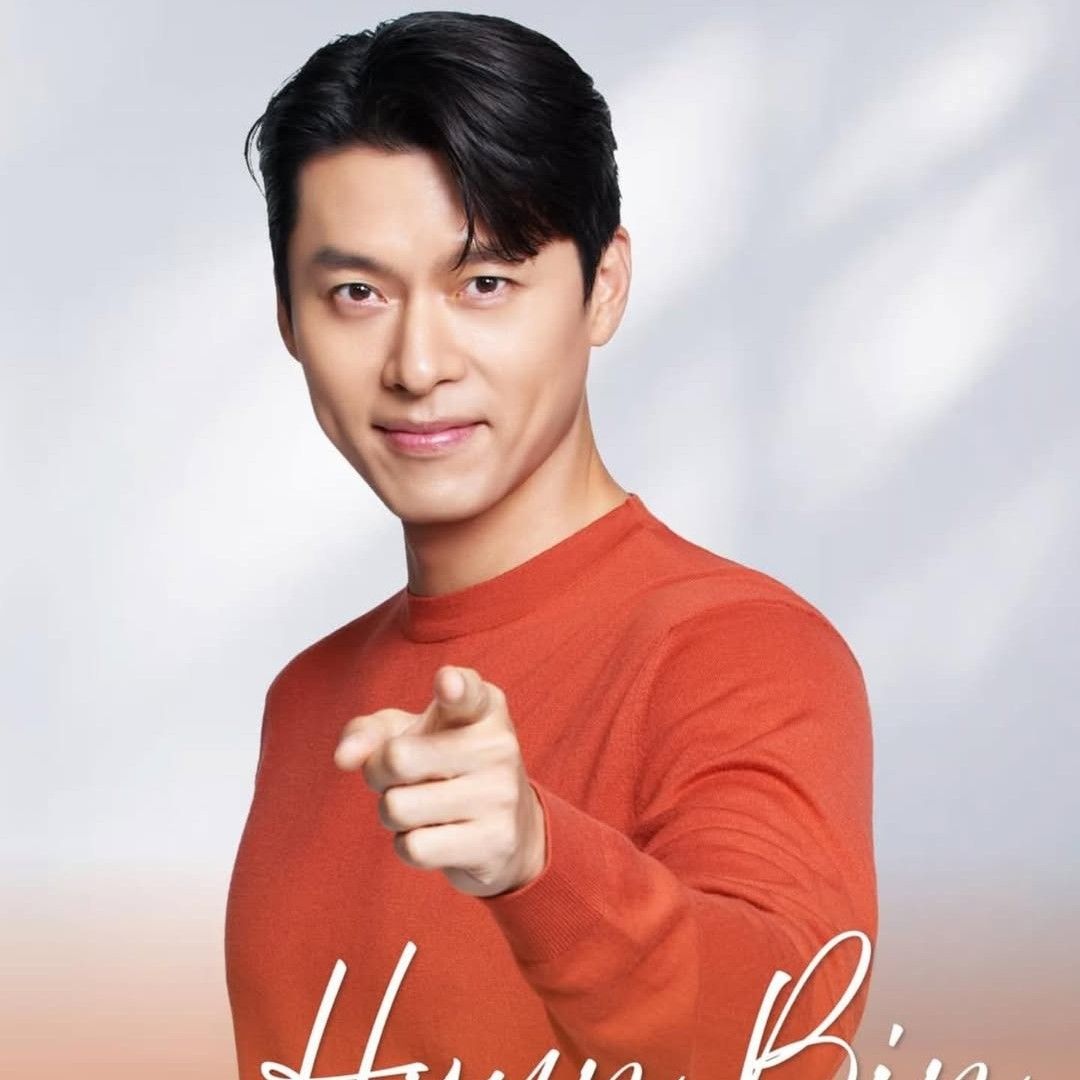 A moment captured by a fan of Hyun Bin