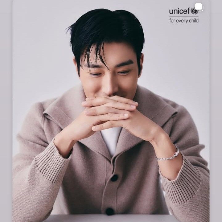 Behind-the-scenes cut of Choi Siwon