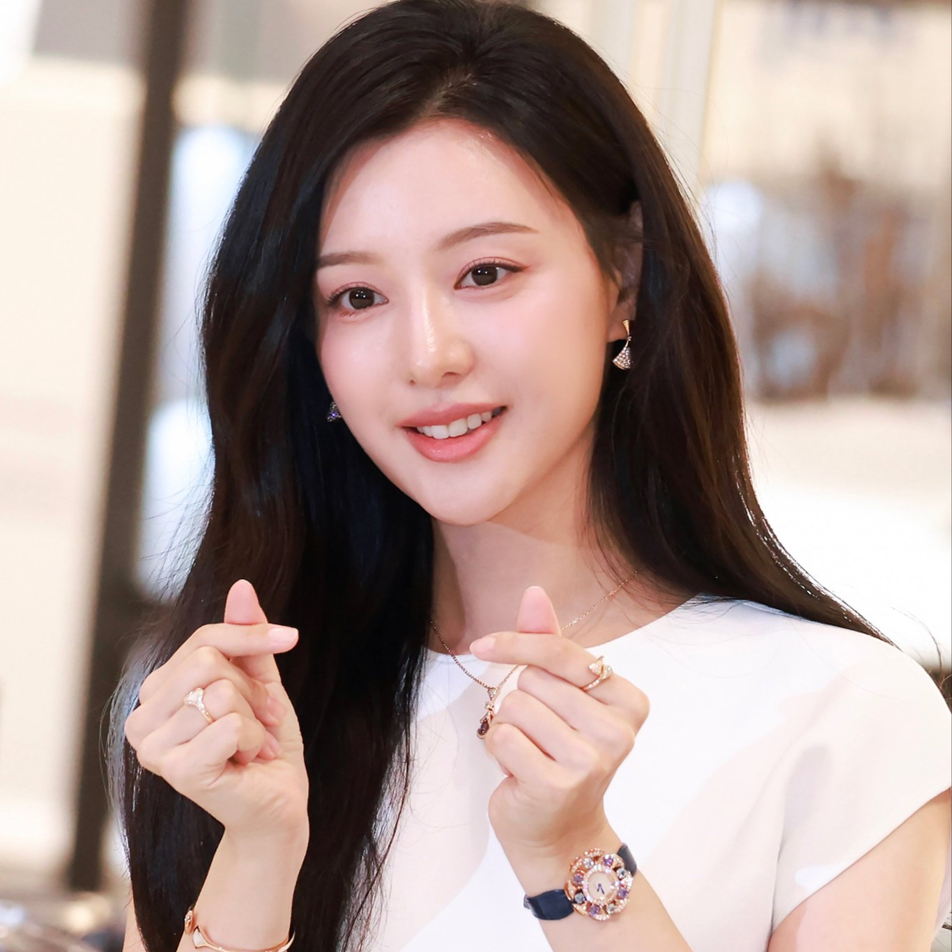 Behind-the-scenes cut of Kim Jiwon