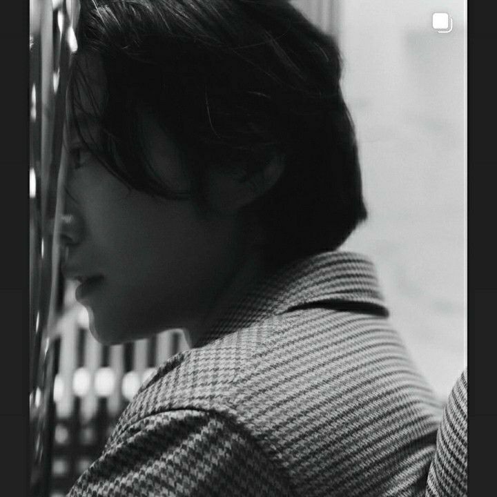 Behind-the-scenes cut of Lee Jongwon