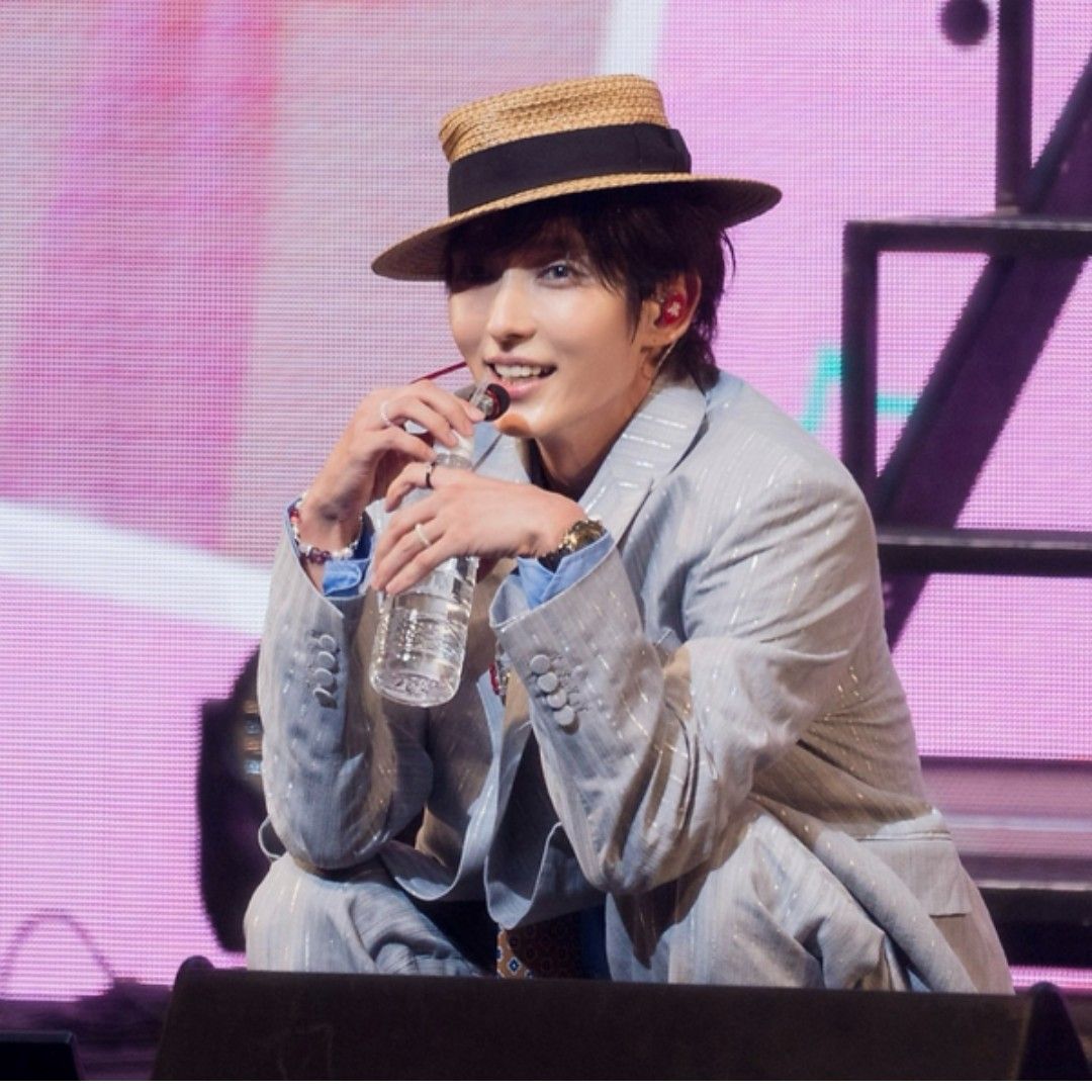 Behind-the-scenes cut of Lee Joongi