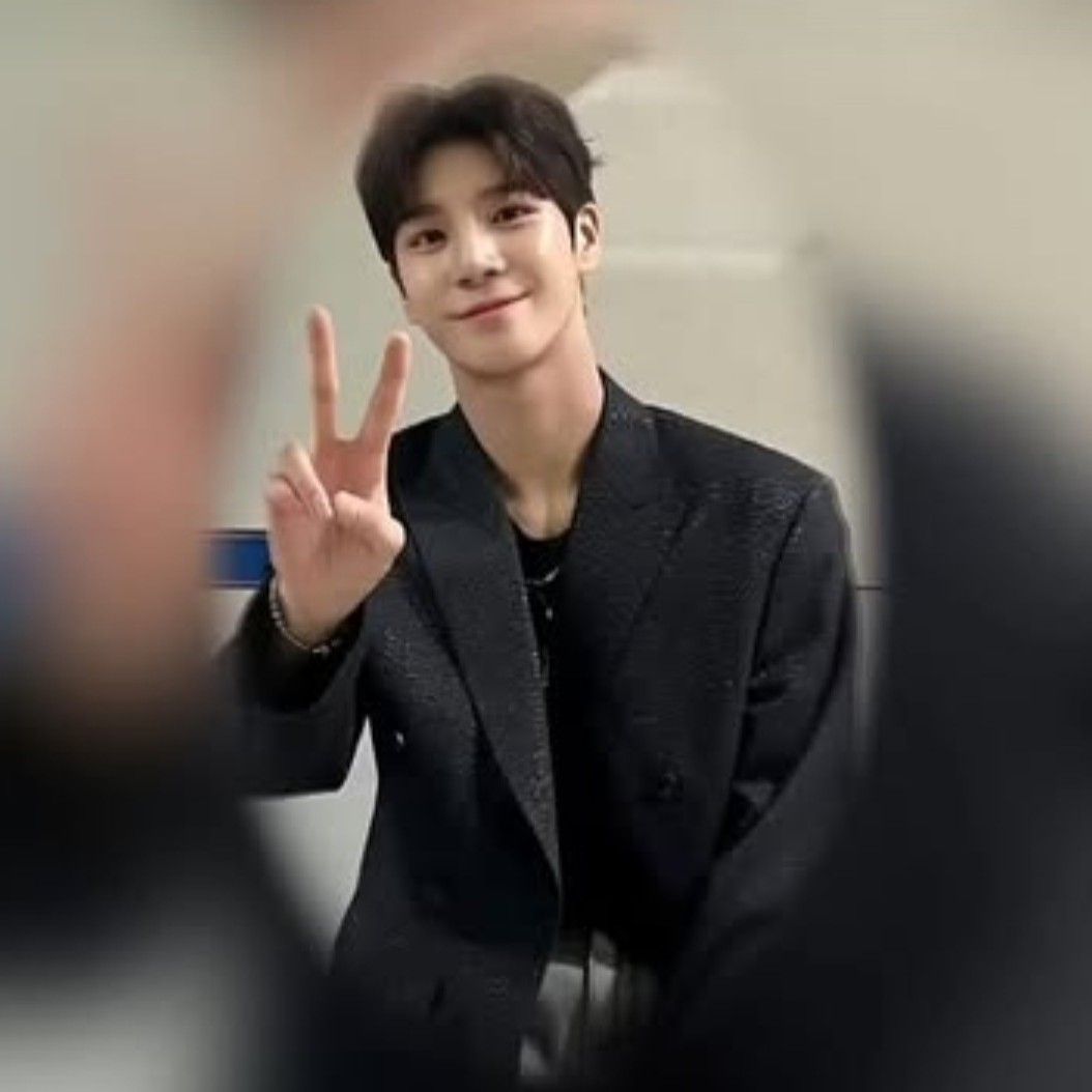 Recent activity shot of Jeong Dongwon