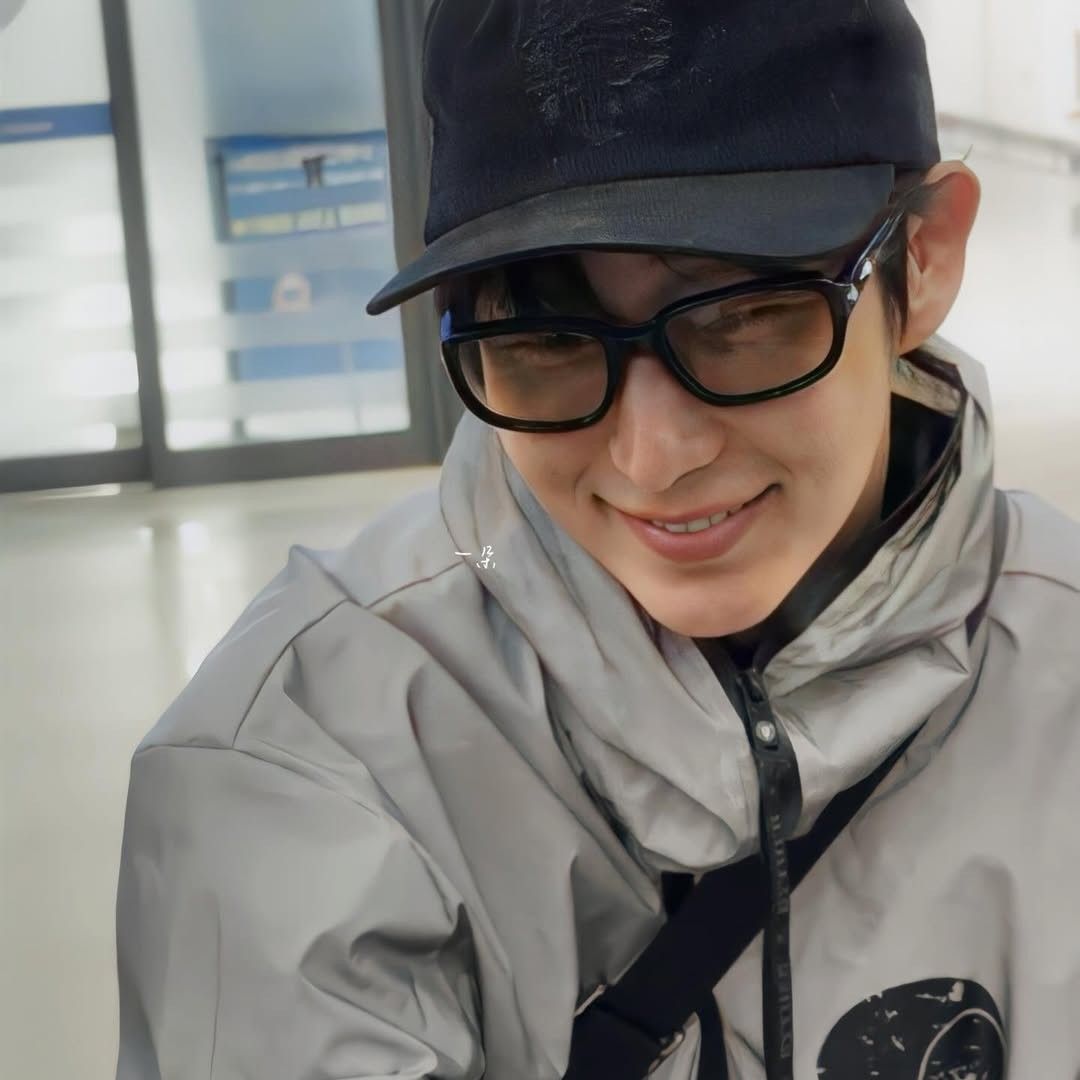 Behind-the-scenes cut of Lee Joongi