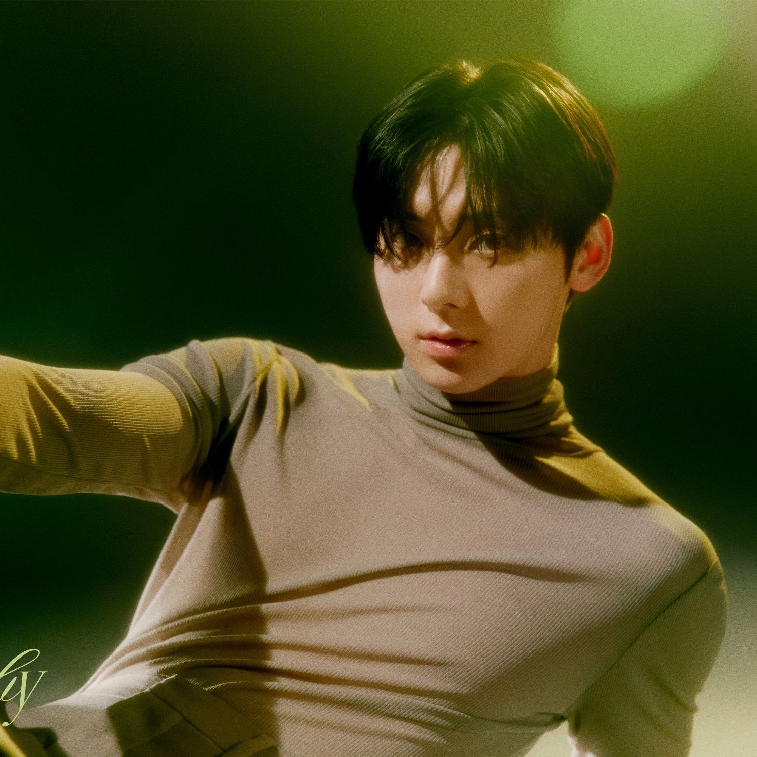 Behind-the-scenes cut of Hwang Minhyun