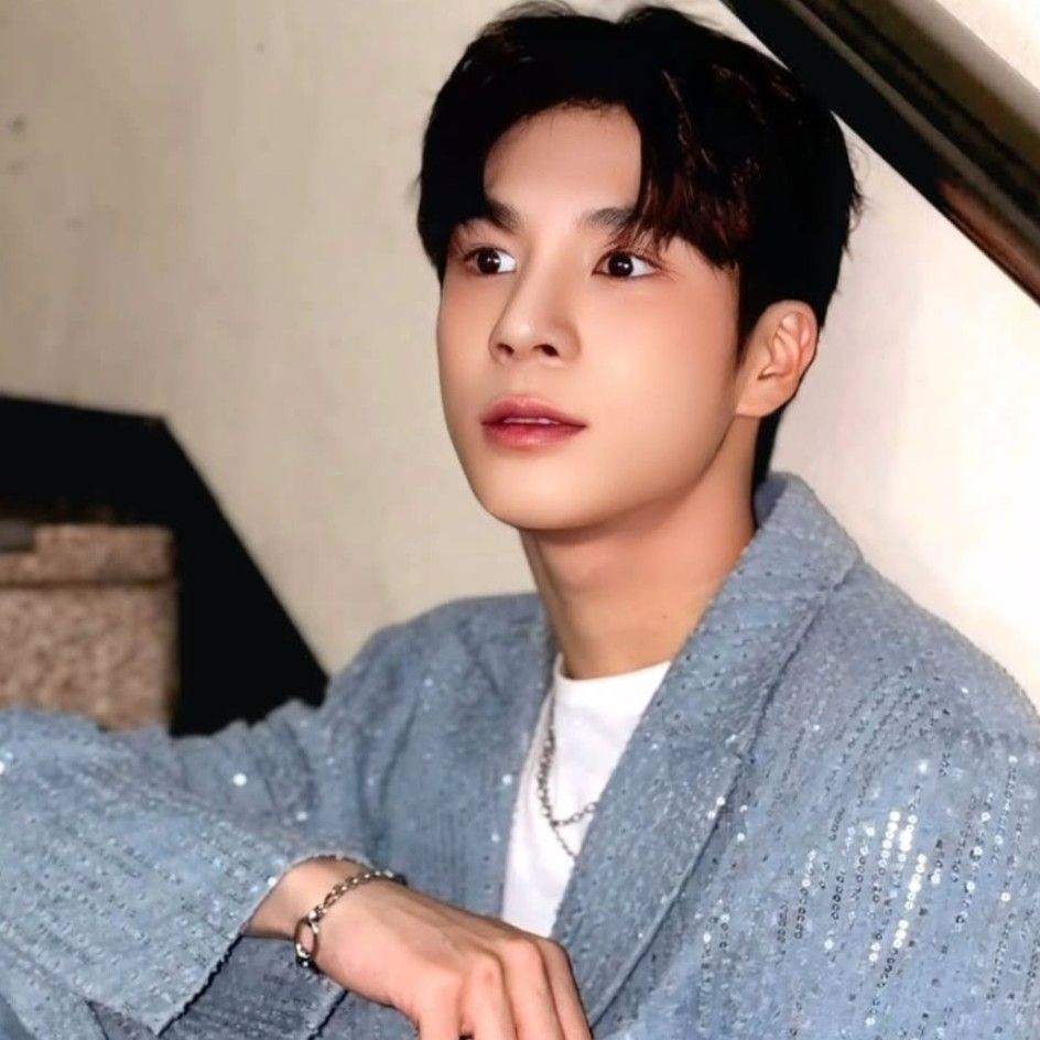 A moment captured by a fan of Jeong Dongwon