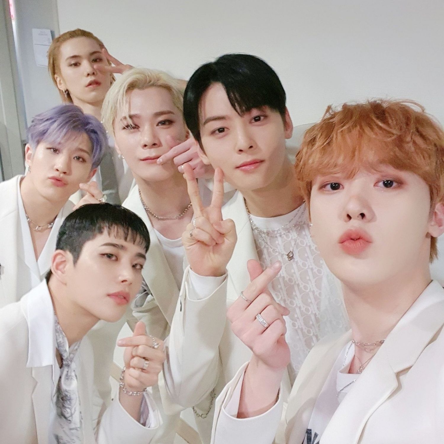 Recent activity shot of Cha Eunwoo