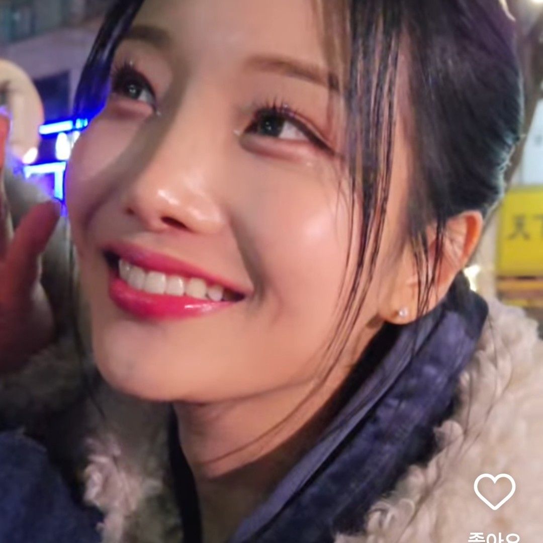 Behind-the-scenes cut of Kim Soyeon (2004)