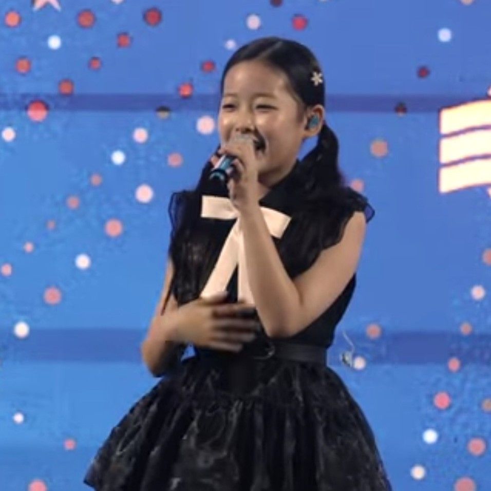 Behind-the-scenes cut of Lee Sooyeon