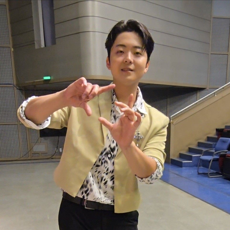 Behind-the-scenes cut of Park Minsu