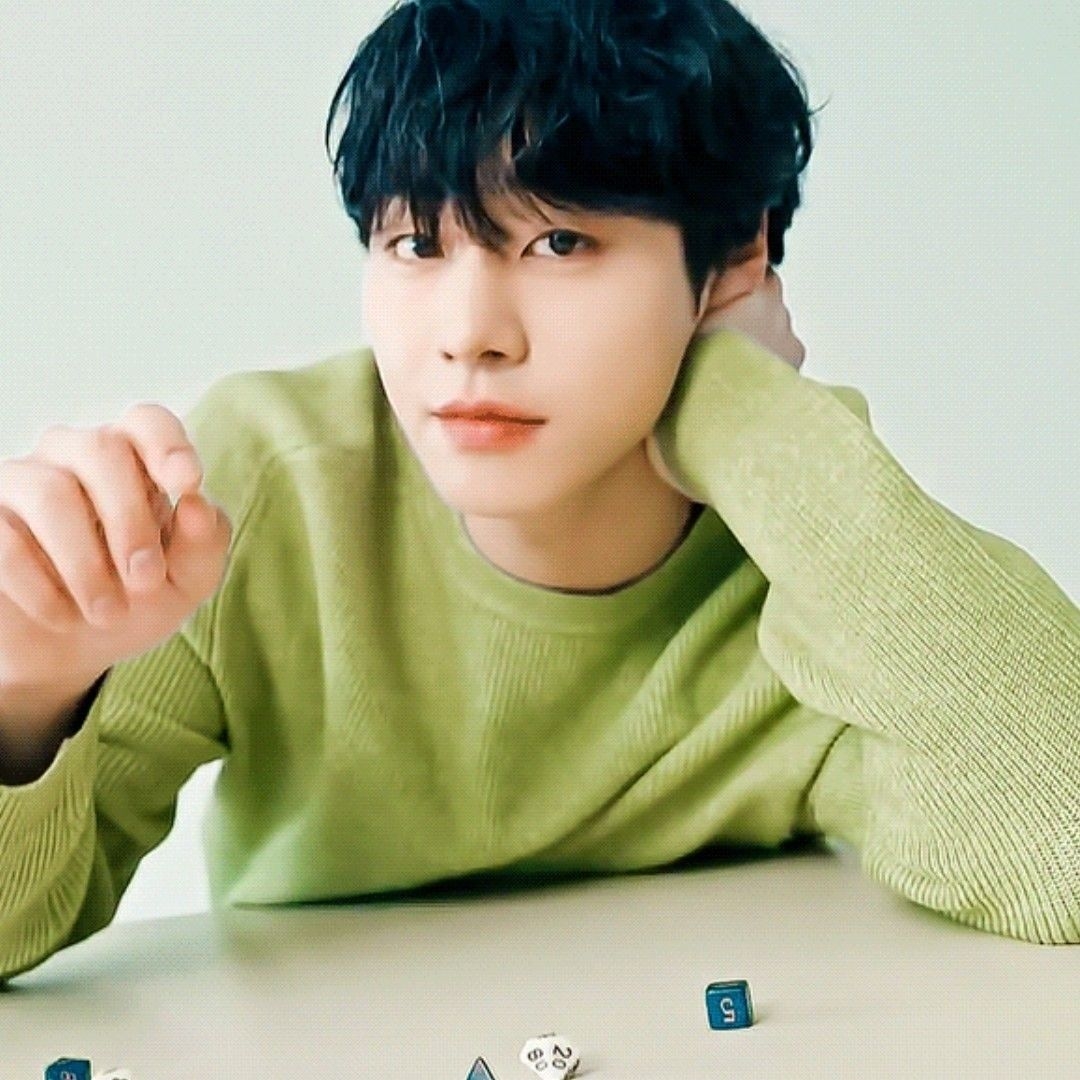 Latest photo of Ahn Hyoseop