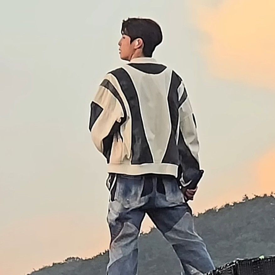 A moment captured by a fan of Jeong Dongwon