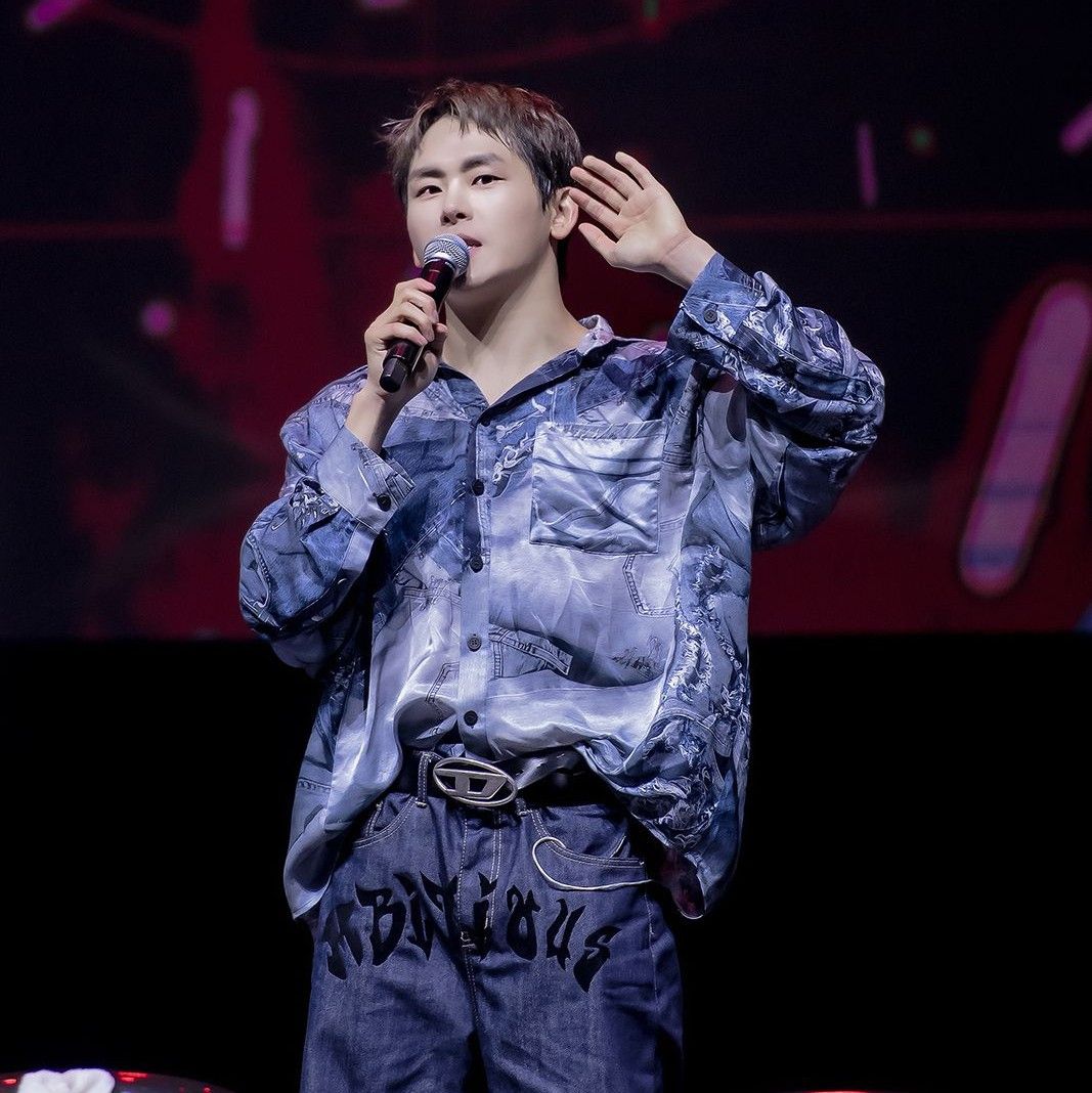 Behind-the-scenes cut of Hoya
