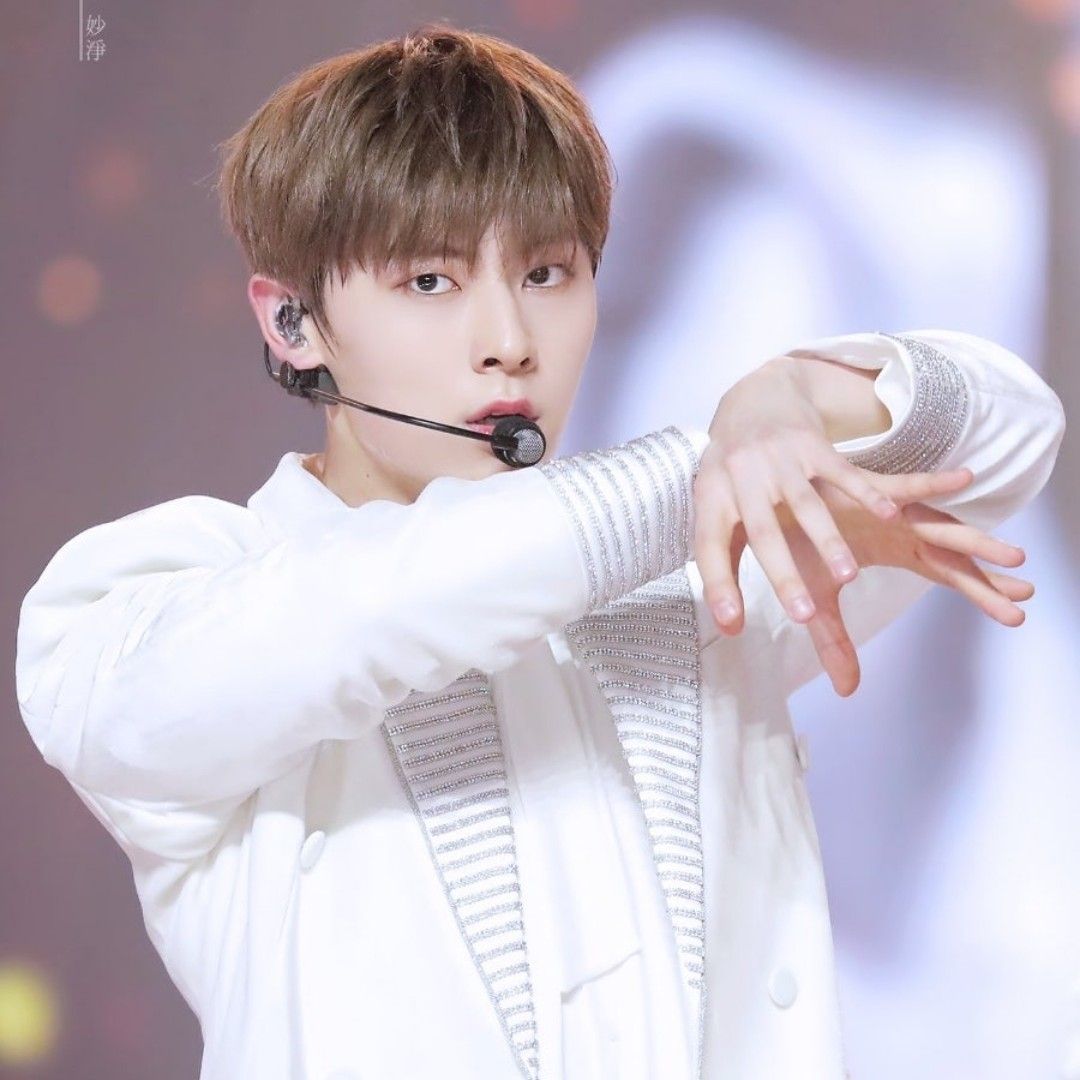 Recent activity shot of Hwang Minhyun