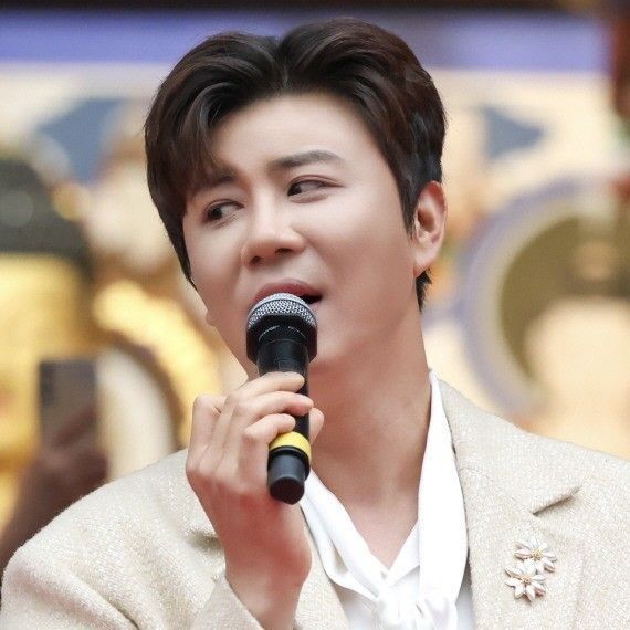 Behind-the-scenes cut of Jin Haesung