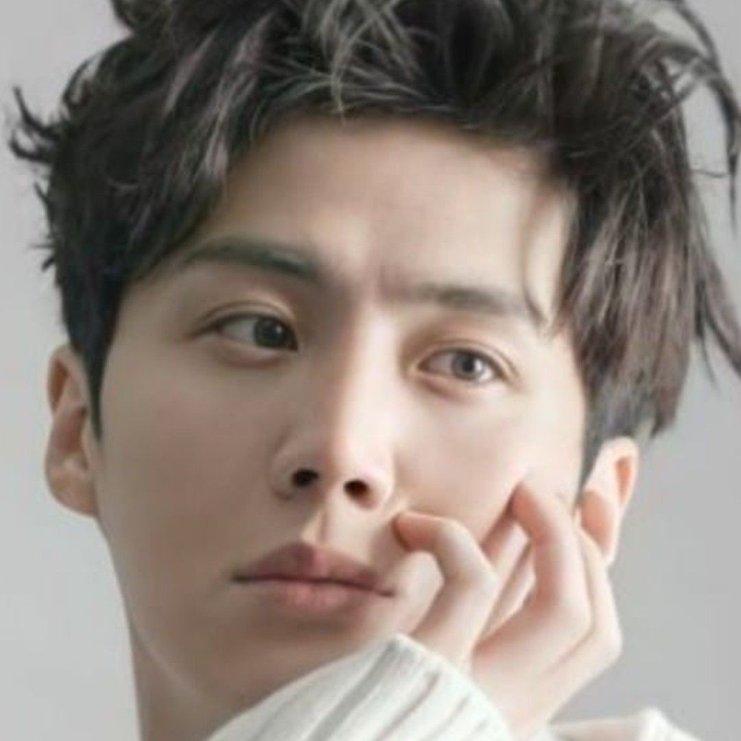 粉絲拍下的金宣虎瞬間