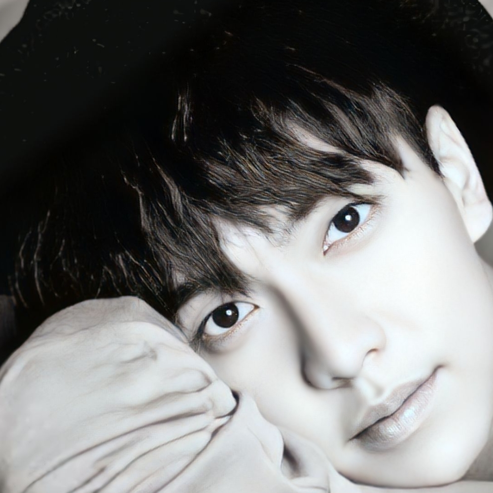 Recent activity shot of Lee Seunggi