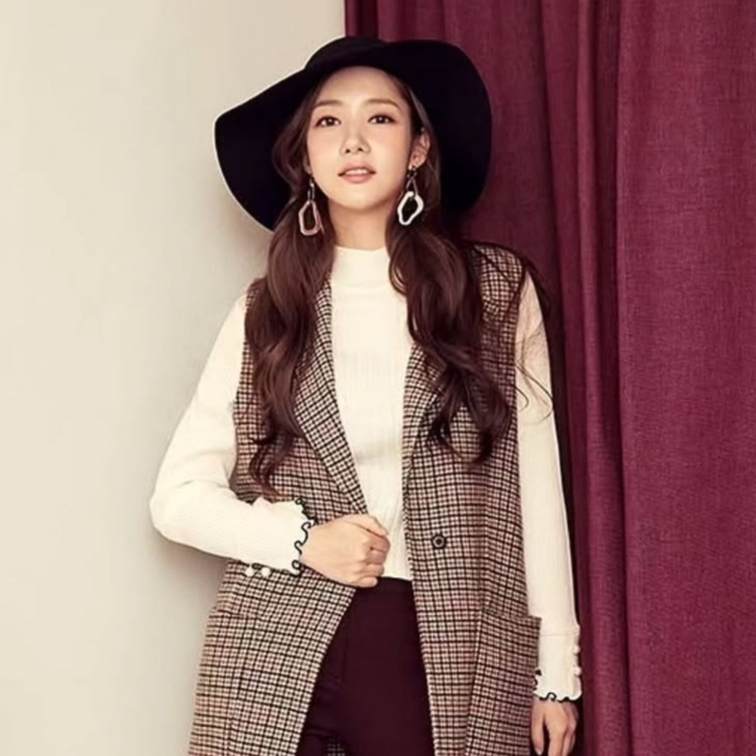 Foto terbaru dari Park Minyoung