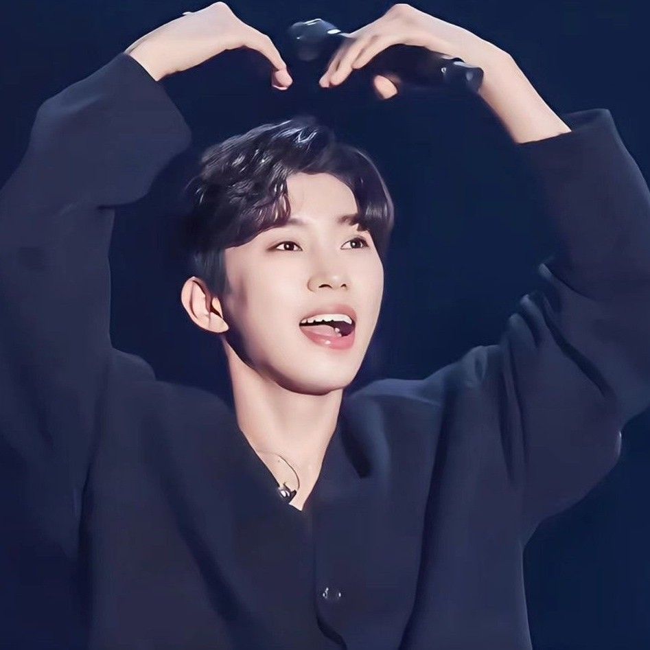 粉丝拍下的林英雄瞬间