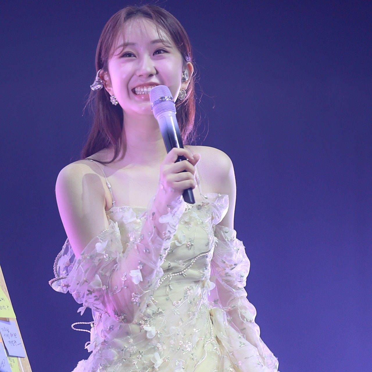 A moment captured by a fan of Jeon Yujin