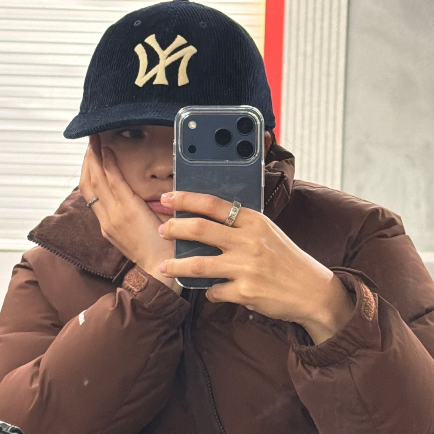 Behind-the-scenes cut of Aiki