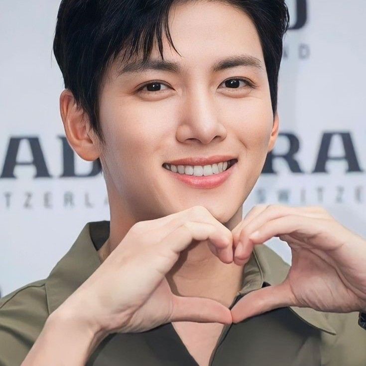 Behind-the-scenes cut of Ji Changwook