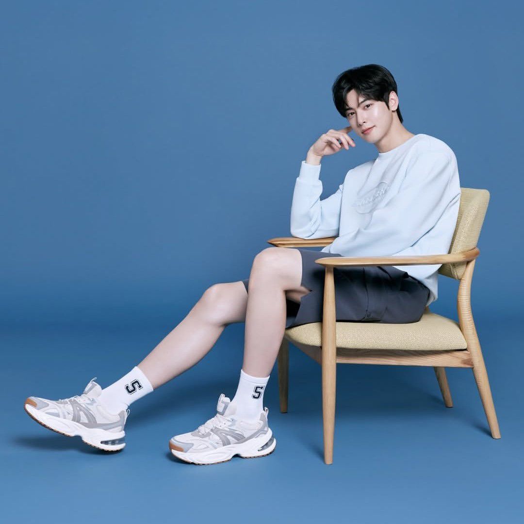 Recent activity shot of Cha Eunwoo