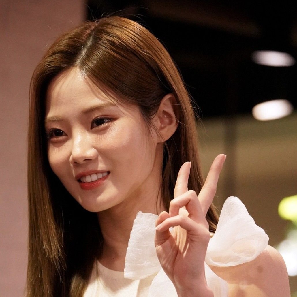 Behind-the-scenes cut of Bae Ahyeon