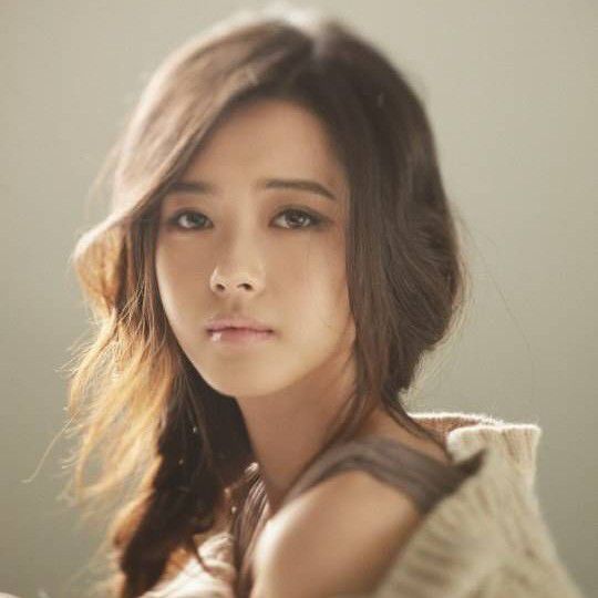 Behind-the-scenes cut of Go Ara