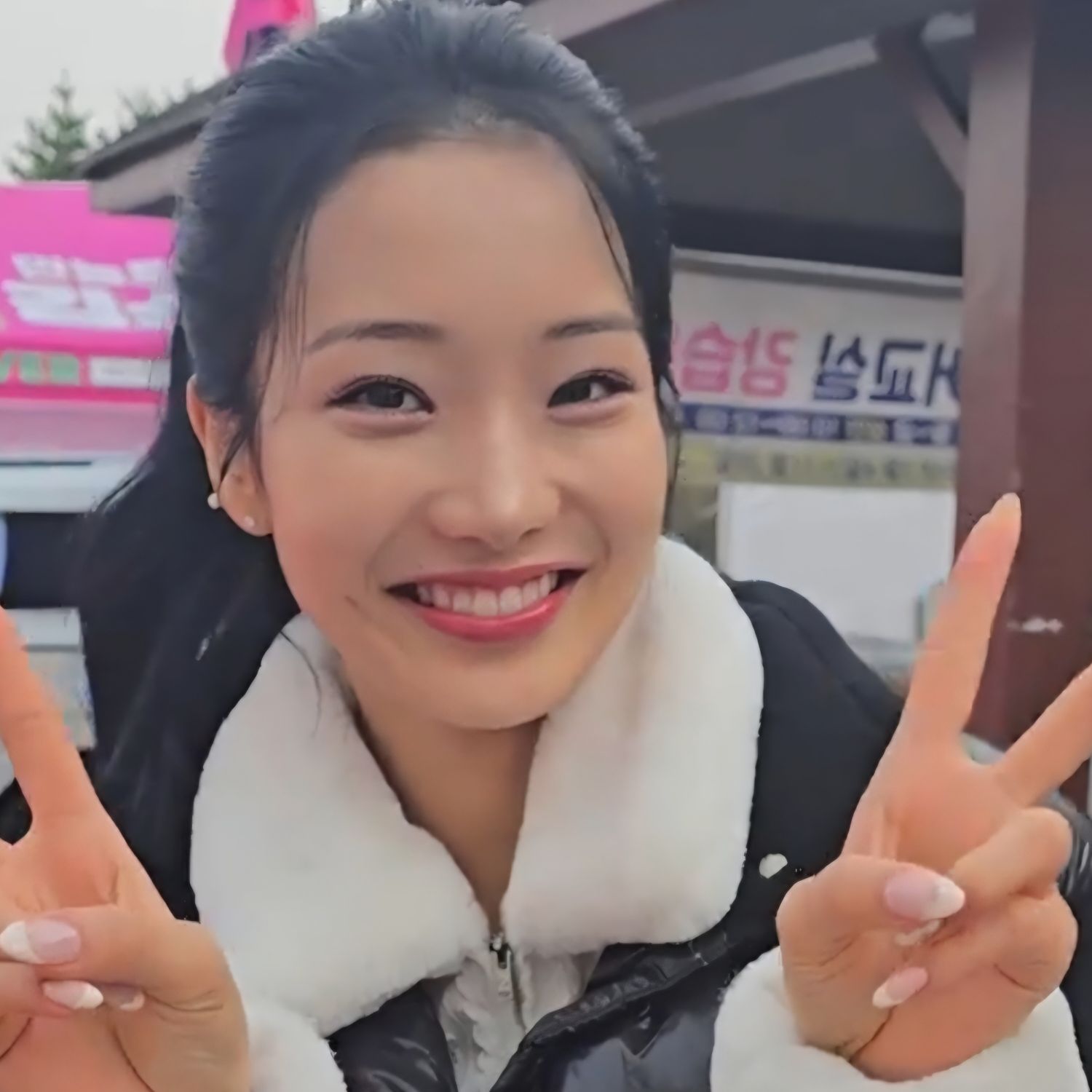 Behind-the-scenes cut of Kim Soyeon (2004)