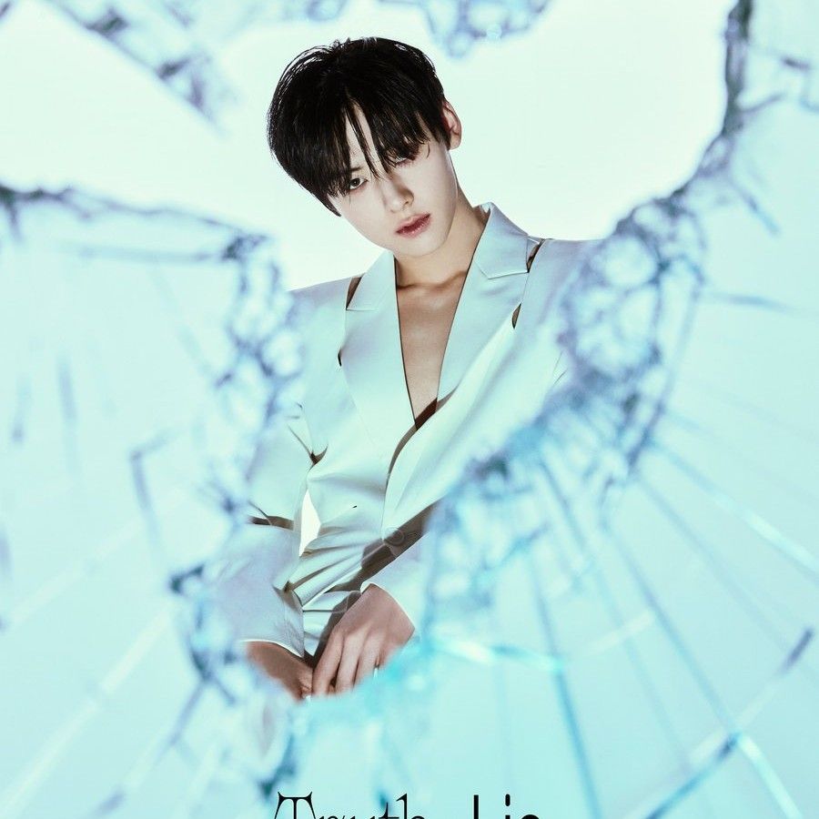 Behind-the-scenes cut of Hwang Minhyun