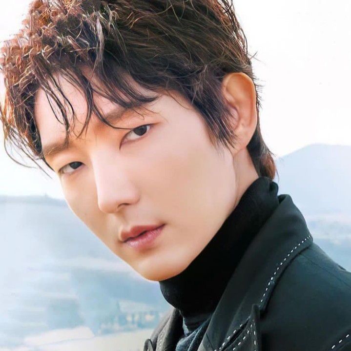 Behind-the-scenes cut of Lee Joongi