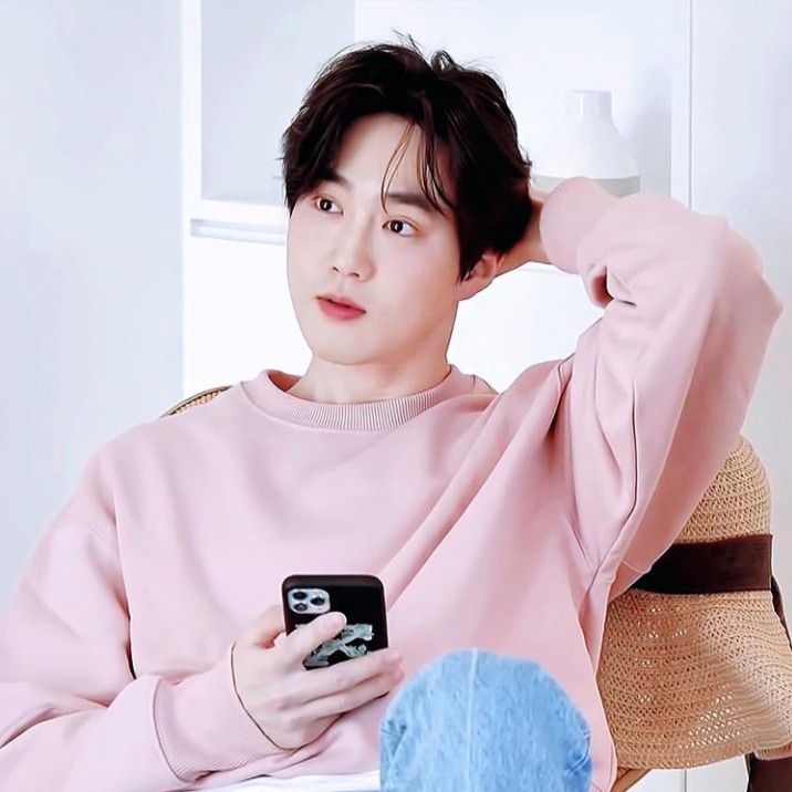 Recent activity shot of Suho