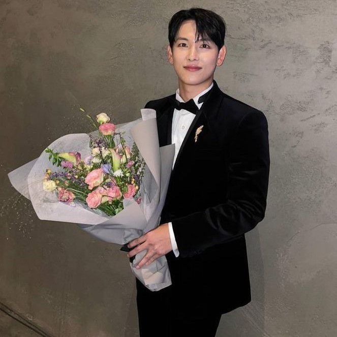 Behind-the-scenes cut of Yim Siwan
