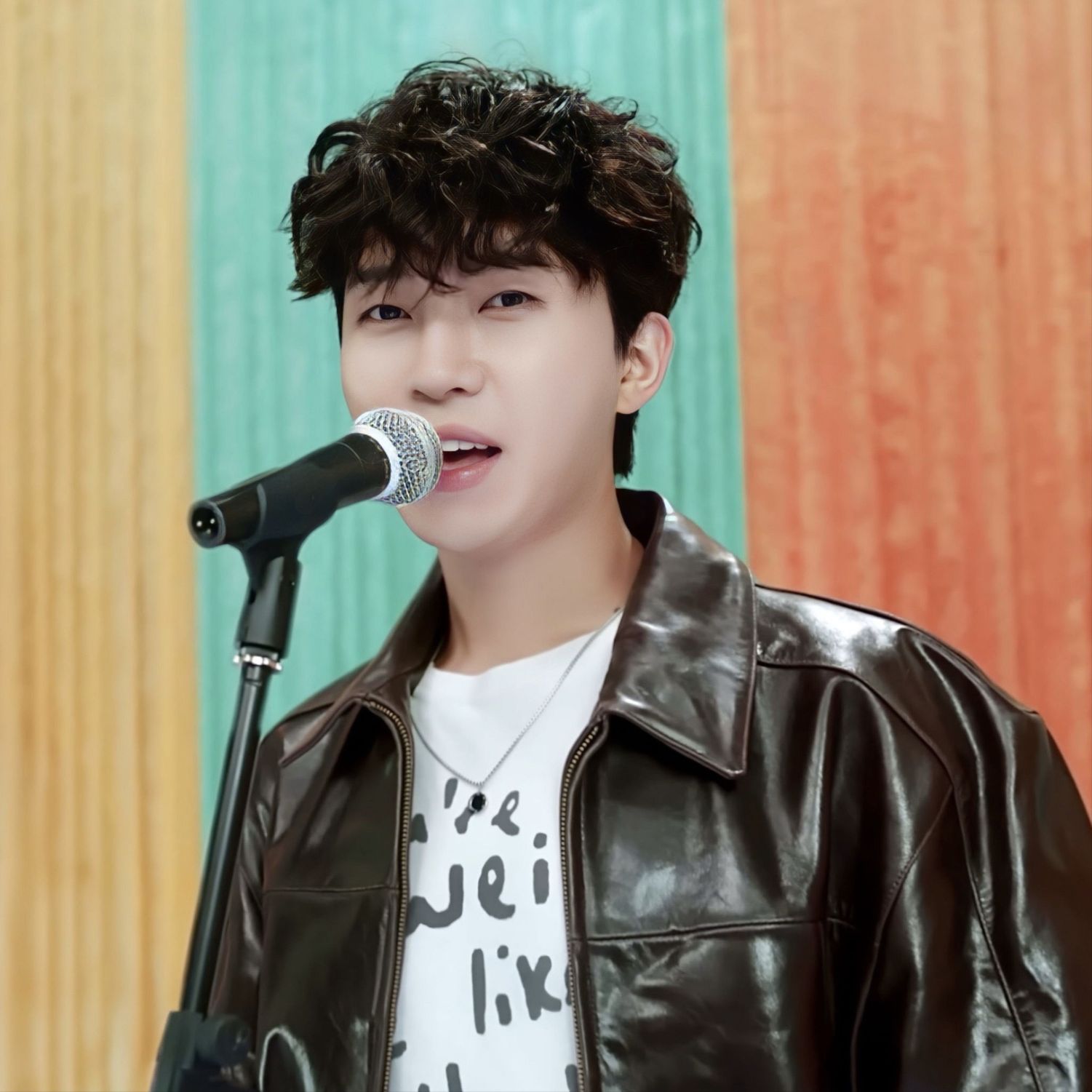 Behind-the-scenes cut of Lim Youngwoong