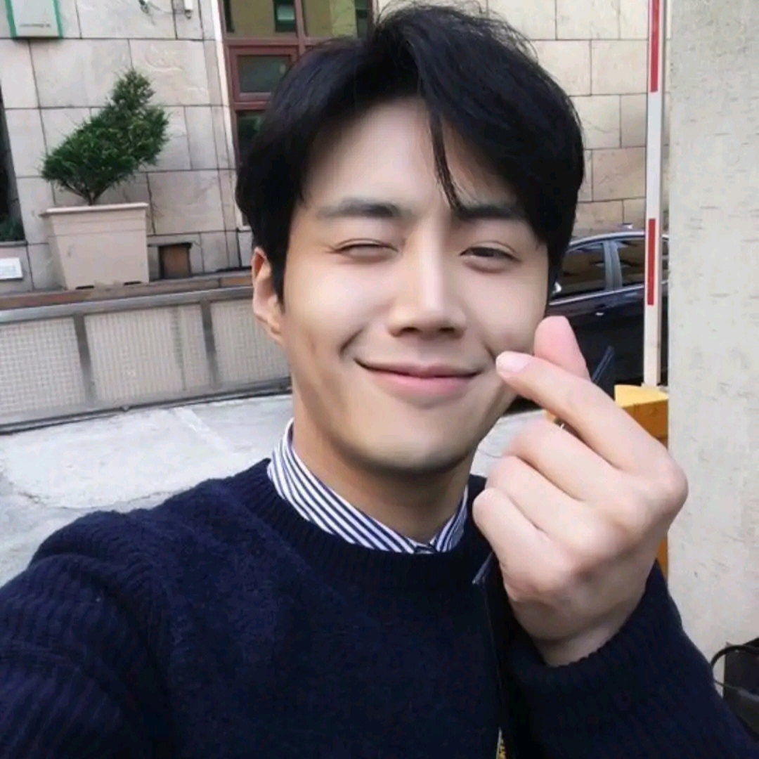 Cuplikan di balik layar dari Kim Seonho