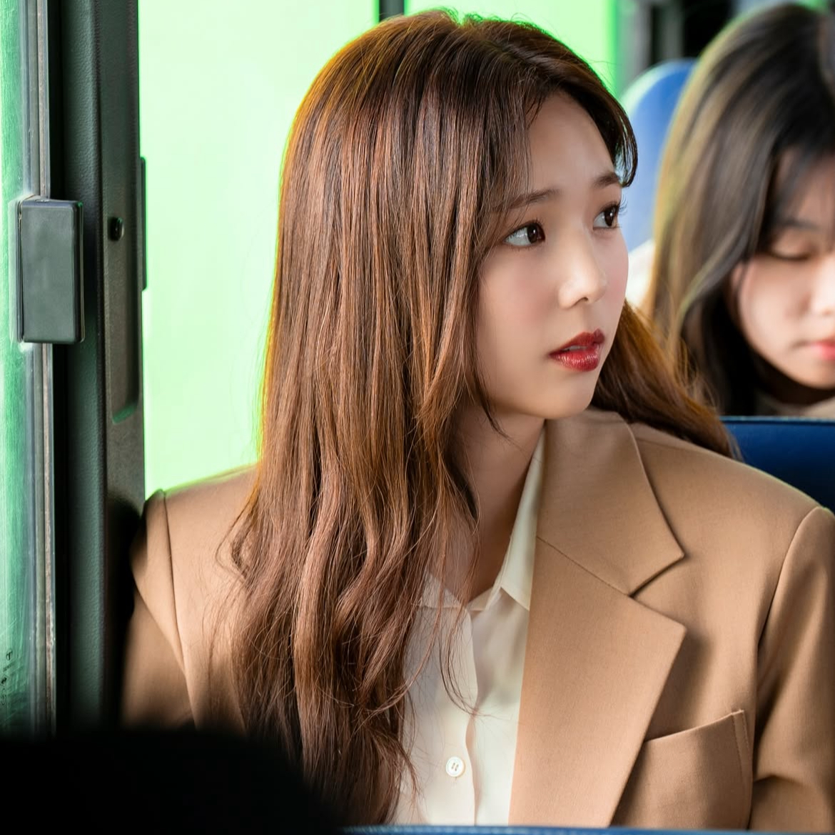Behind-the-scenes cut of Chae Subin