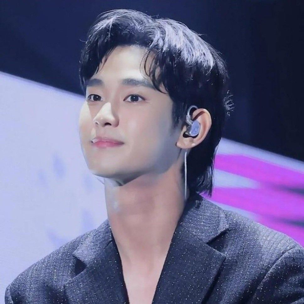 Behind-the-scenes cut of Kim Soohyun