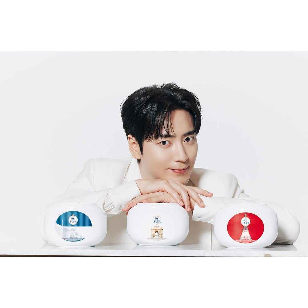 Behind-the-scenes cut of Lee Joonhyuk