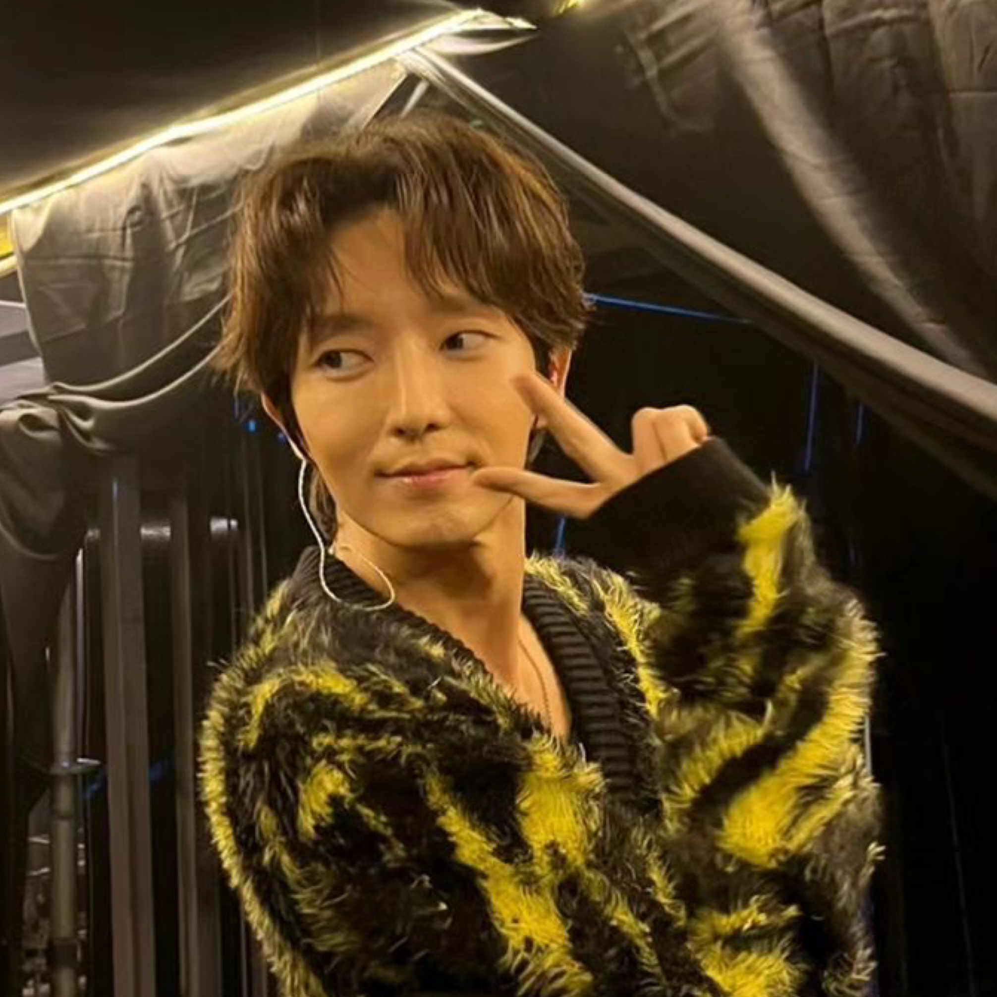 Behind-the-scenes cut of Lee Joongi