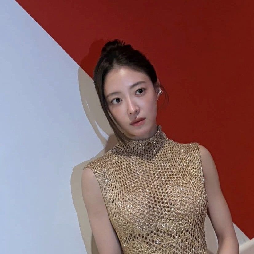 Behind-the-scenes cut of Lee Seyoung