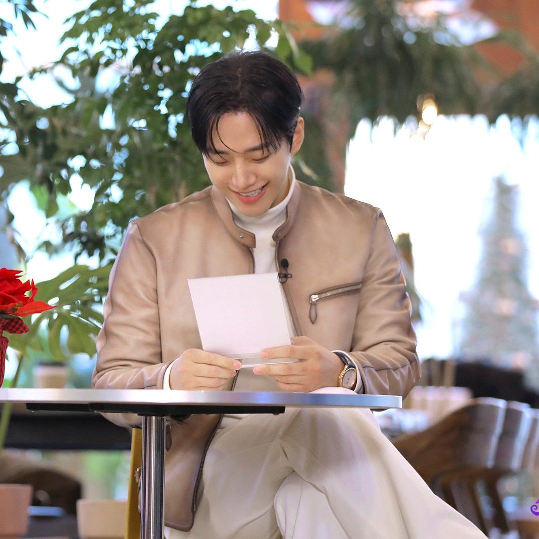 イ・ジュノの最近の活動ショット