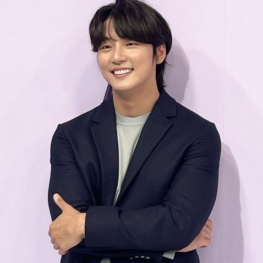 Latest photo of Yoon Shiyoon