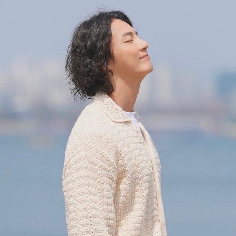 Latest photo of Yoon Shiyoon