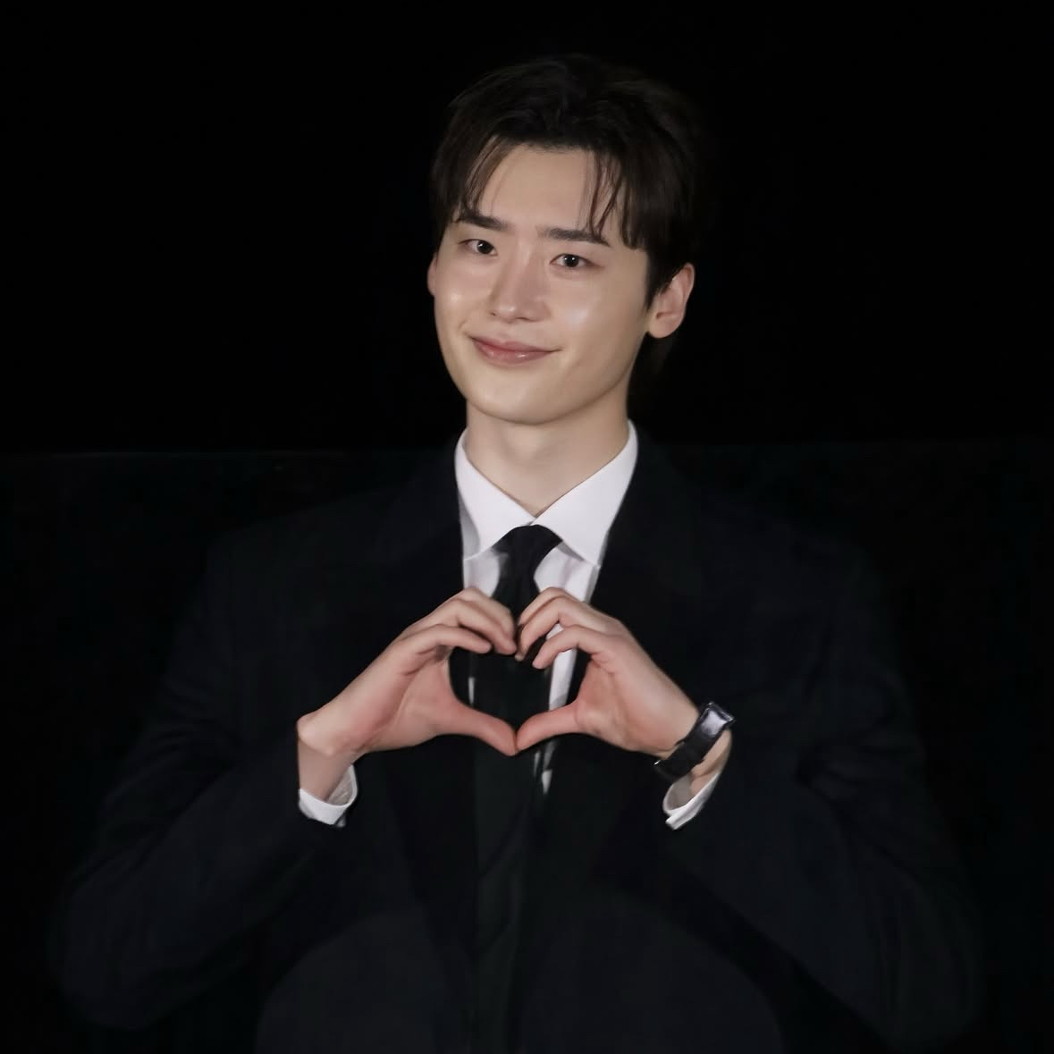 Behind-the-scenes cut of Lee Jongsuk