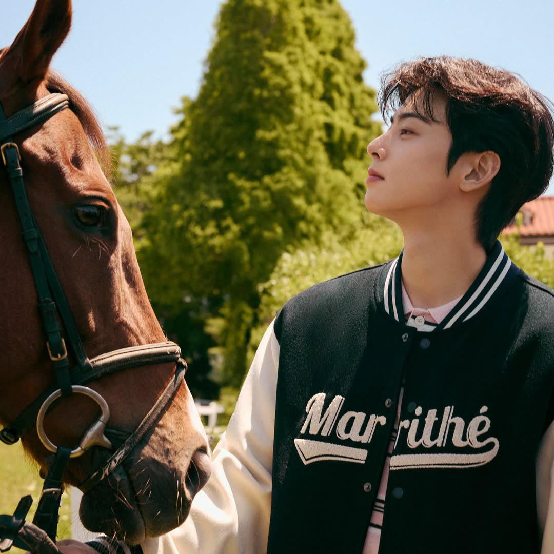 Recent activity shot of Cha Eunwoo