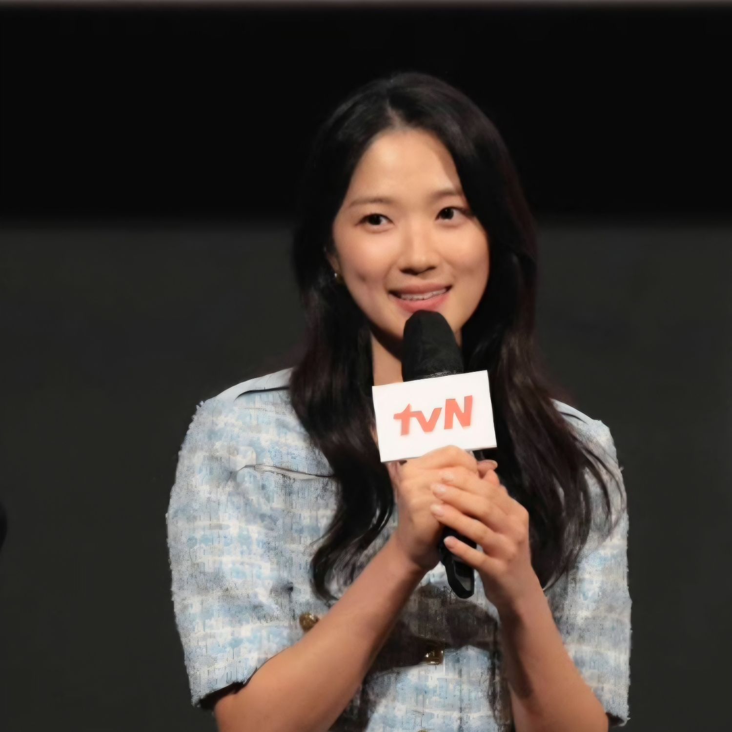 Behind-the-scenes cut of Kim Hyeyoon