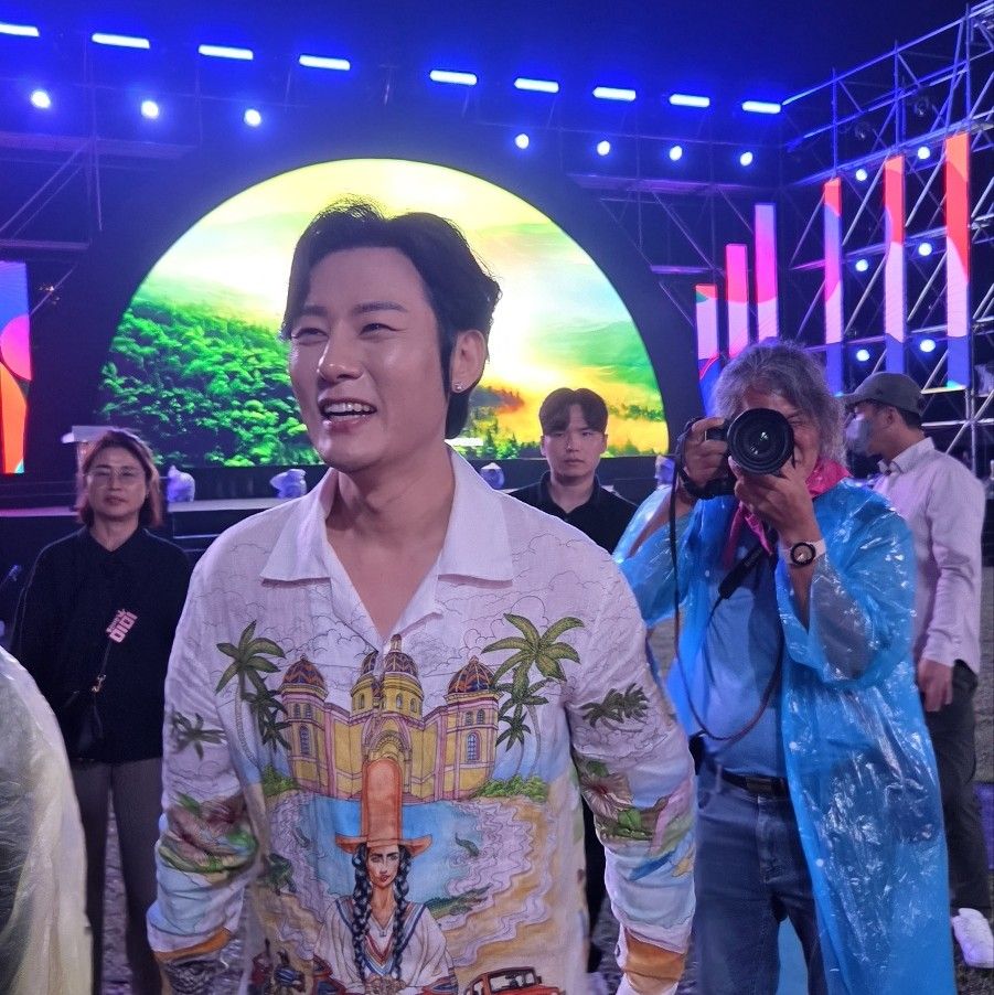 강문경의 비하인드 컷