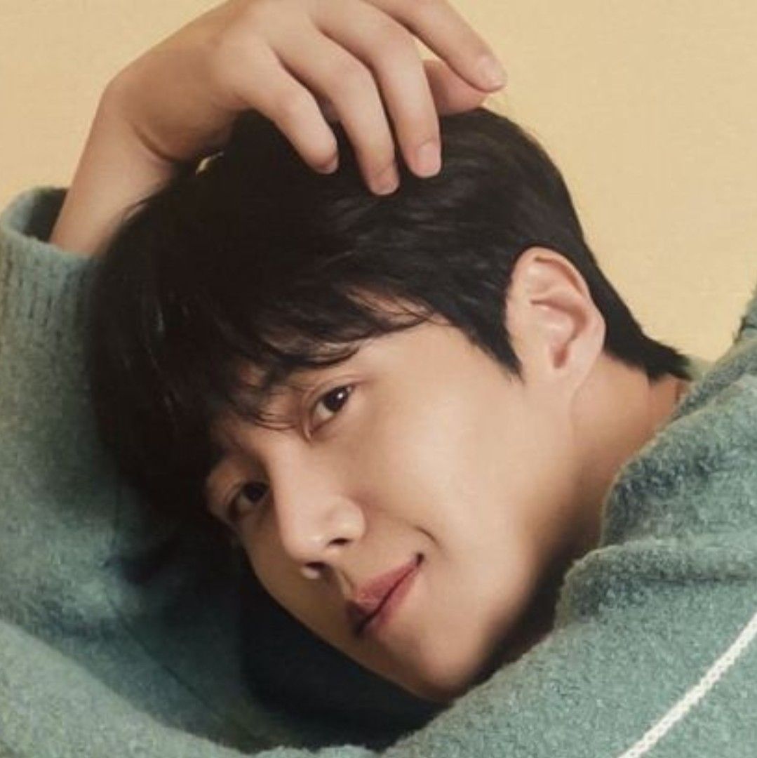 Behind-the-scenes cut of Kim Seonho