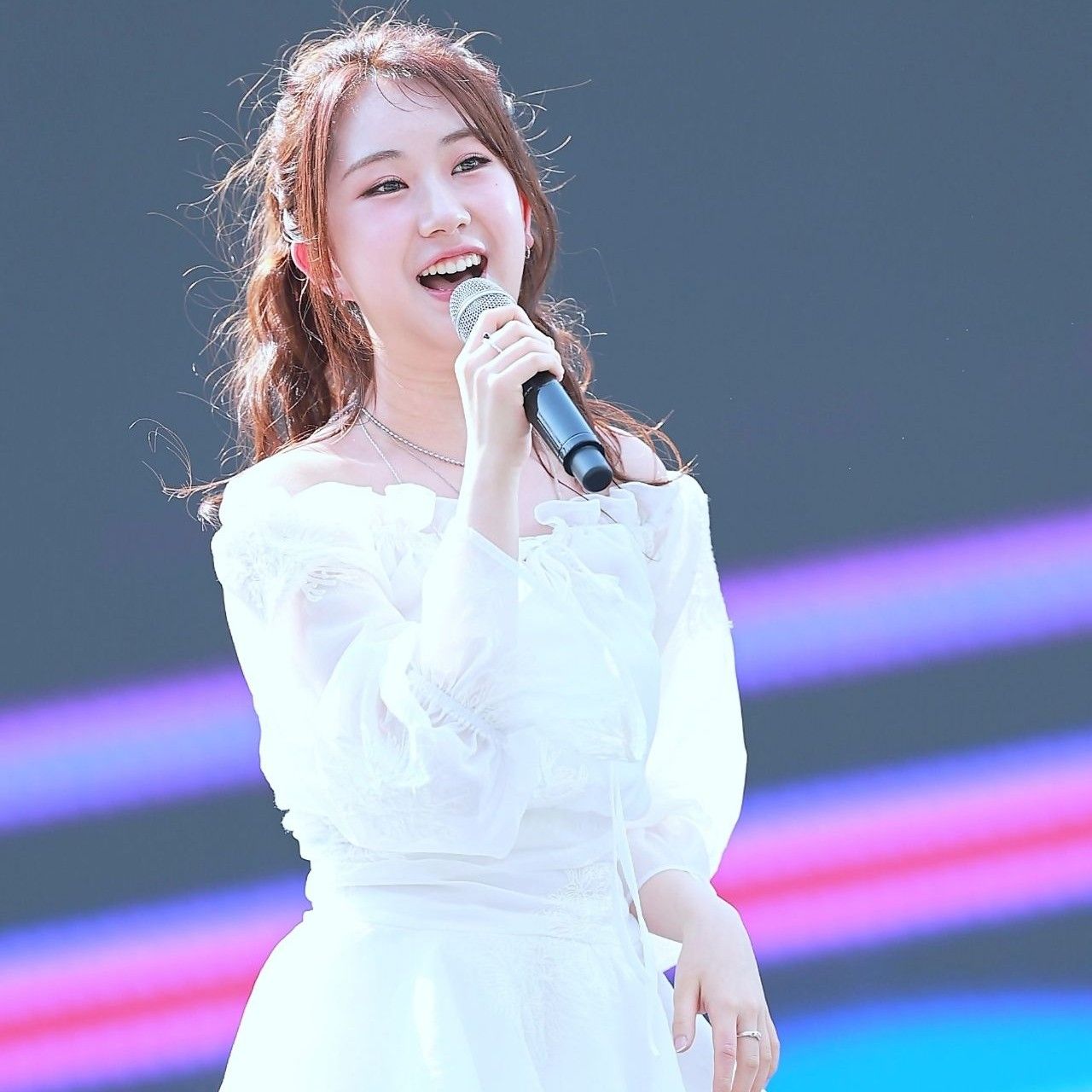 A moment captured by a fan of Jeon Yujin